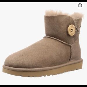 Mini Bailey Button Ugg’s
